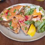 Toast atlantique Saumon mariné, crème à l’aneth